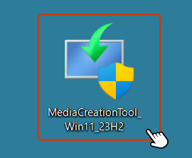 先ほどダウンロードした「MediaCreationTool_Win.exe」をダブルクリックして実行。